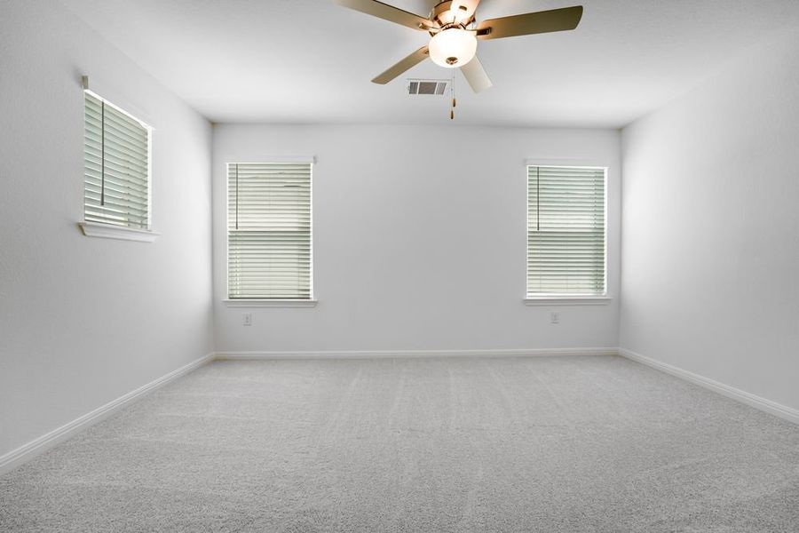 Spacious, unfurnished interior of a new home in Longview 40s, Del Valle (Image 16).