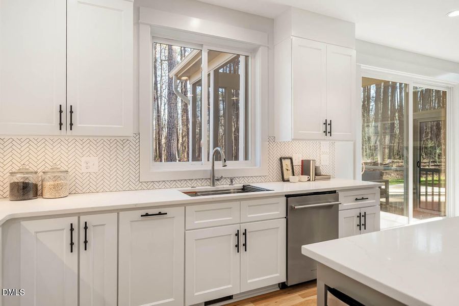 2044355995524827465-25