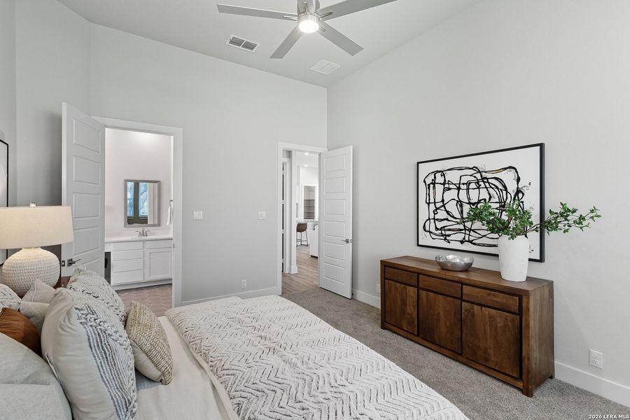 Furnished interior view inside a new home in Esperanza 50's, Boerne (Image 19).