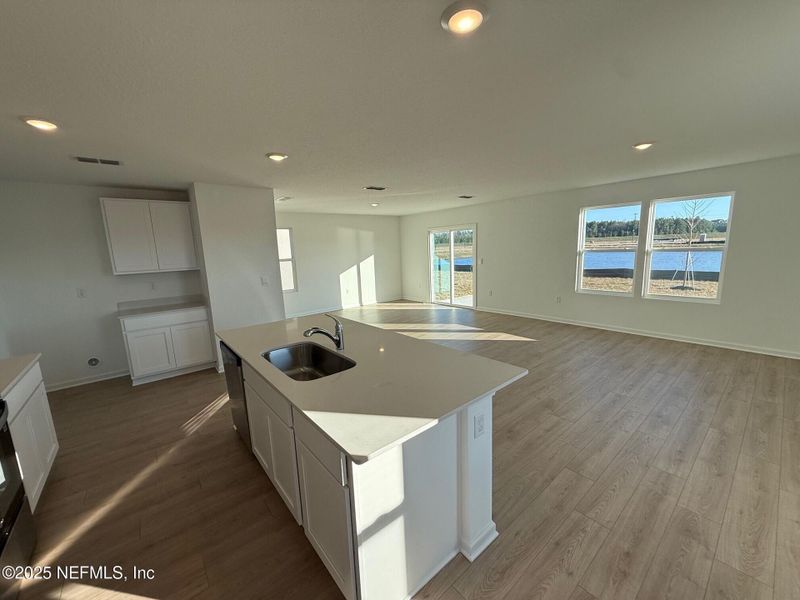 Spacious, unfurnished interior of a new home in The Arbors, Jacksonville (Image 11).