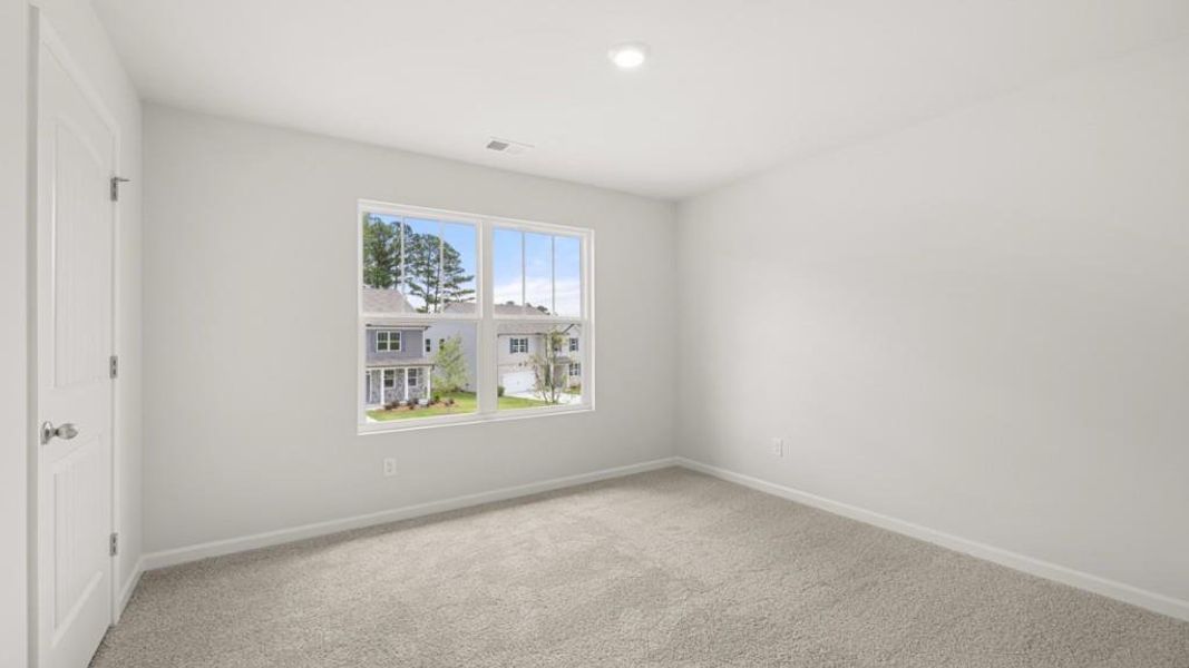 Spacious, unfurnished interior of a new home in South Wind, Union City (Image 25).