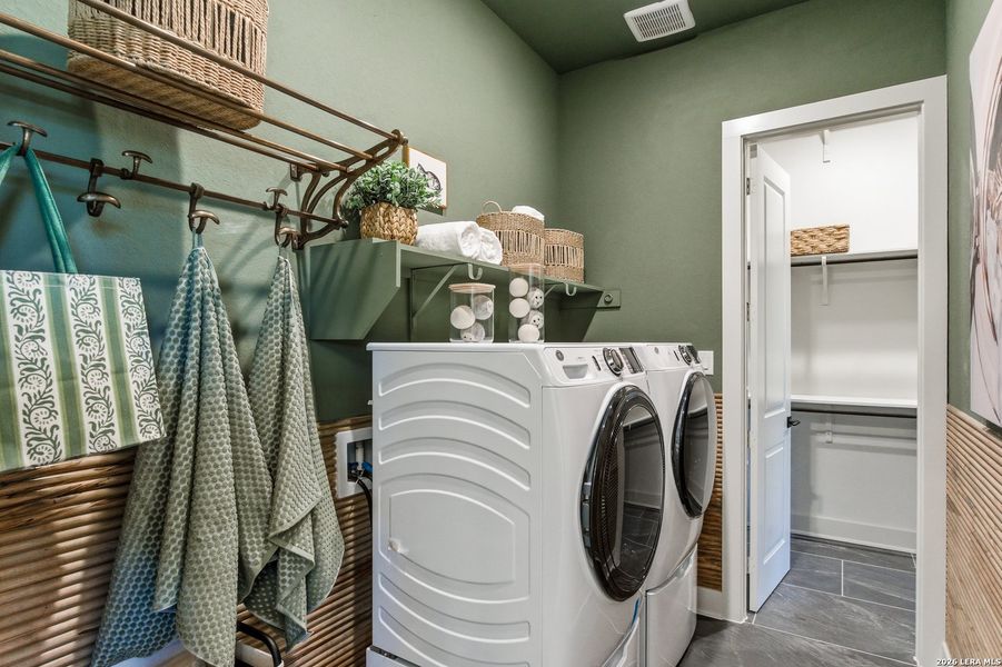 Furnished interior view inside a new home in Prominence, San Antonio (Image 26).