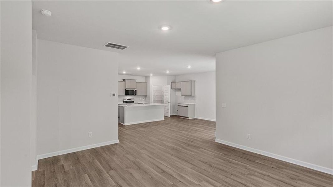 Spacious, unfurnished interior of a new home in Teamon Pointe, Griffin (Image 14).