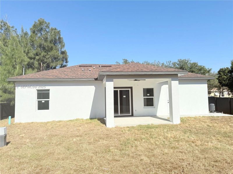 Exterior details and patio area of a home in , Punta Gorda (Image 16).