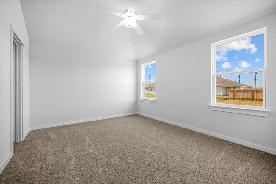 Spacious, unfurnished interior of a new home in Santa Fe, Cleveland (Image 16).