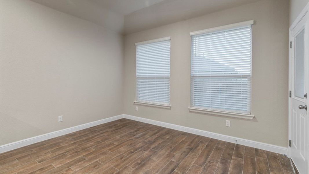 Representative unfurnished interior of a home built from the Guadalupe by D.R. Horton in Eden Ranch, Arlington (Image 26).
