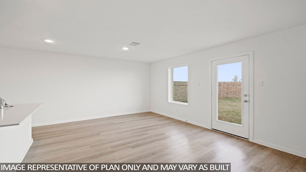 Spacious, unfurnished interior of a new home in Sunterra Lakes, Brookshire (Image 21).