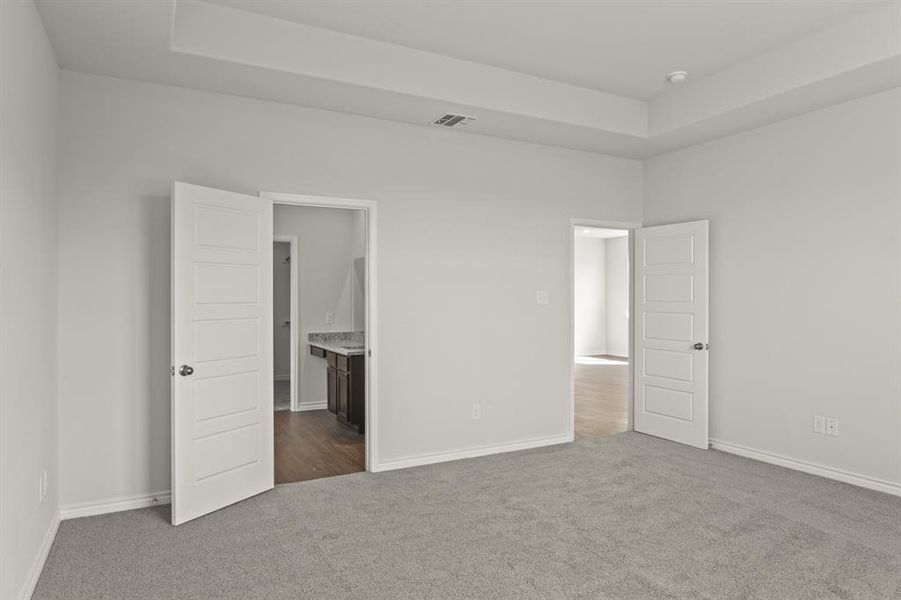 Spacious, unfurnished interior of a new home in Sycamore Landing, Fort Worth (Image 18). Spacious, unfurnished interior of a new home in Sycamore Landing, Fort Worth (Image 18).