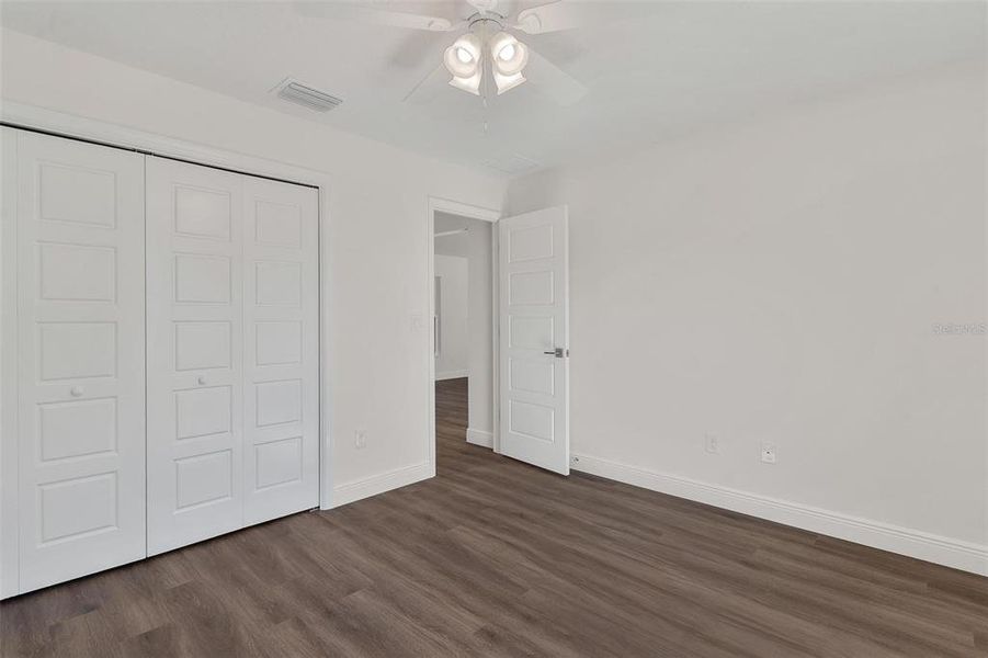 Spacious, unfurnished interior of a new home in , Leesburg (Image 35).