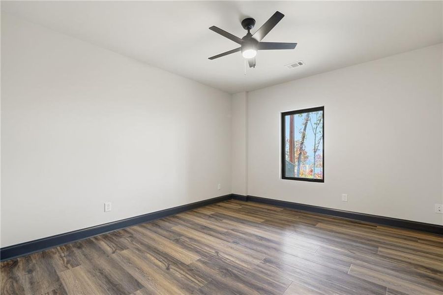 Spacious, unfurnished interior of a new home in , Jasper (Image 26).