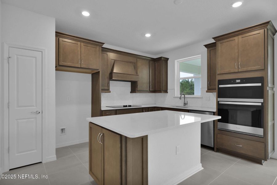 Furnished interior view inside a new home in Hyland Trail, Green Cove Springs (Image 7). Furnished interior view inside a new home in Hyland Trail, Green Cove Springs (Image 7).