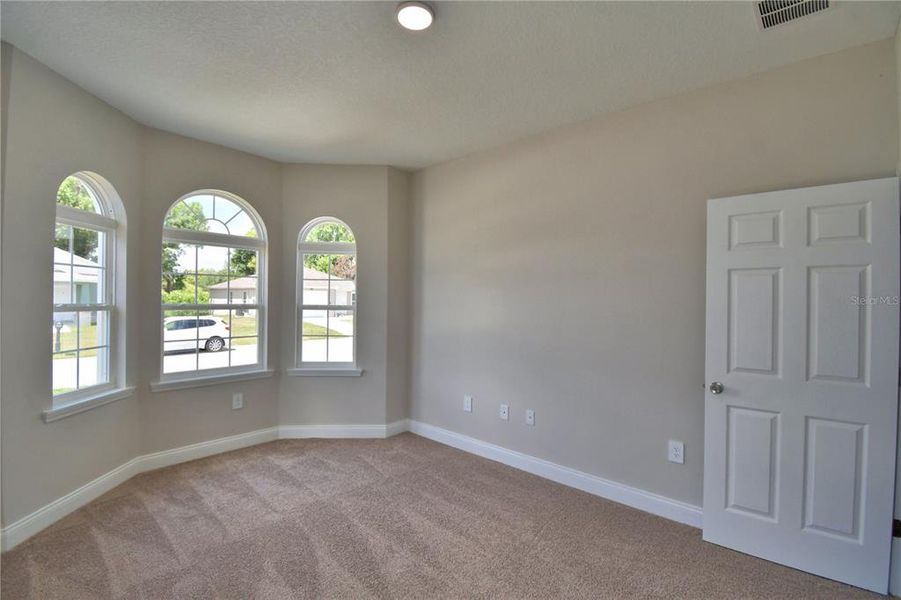 Spacious, unfurnished interior of a new home in , Winter Haven (Image 35).