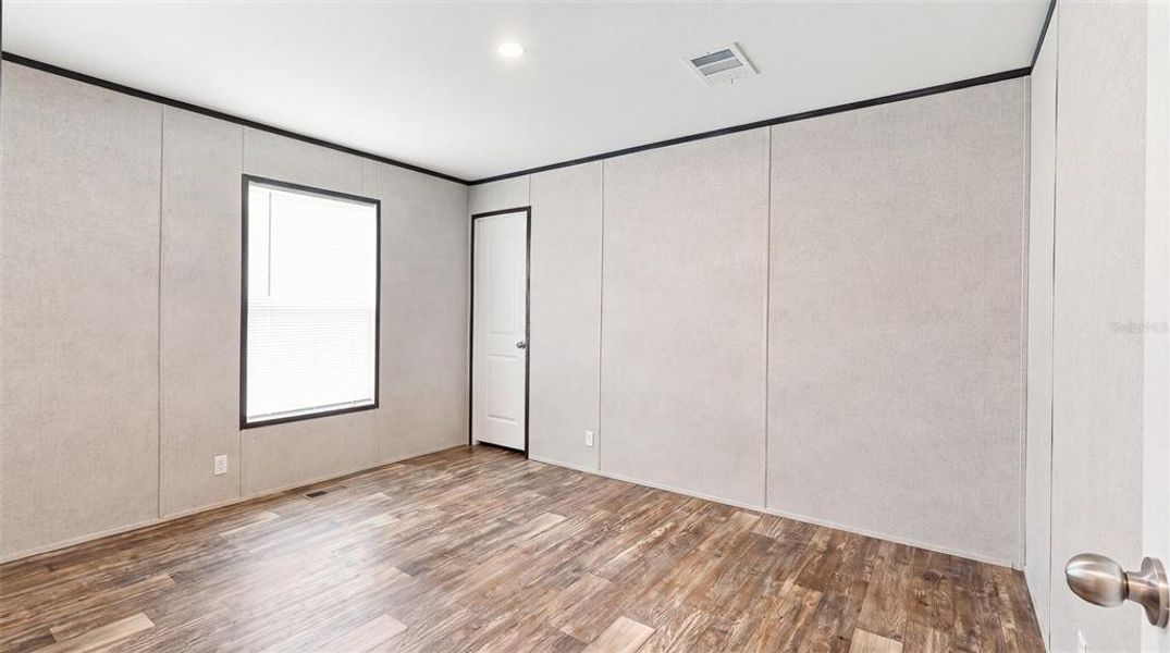 Spacious, unfurnished interior of a new home in , Hernando (Image 20).