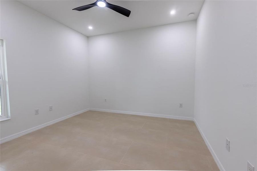 Spacious, unfurnished interior of a new home in , Sebring (Image 56).