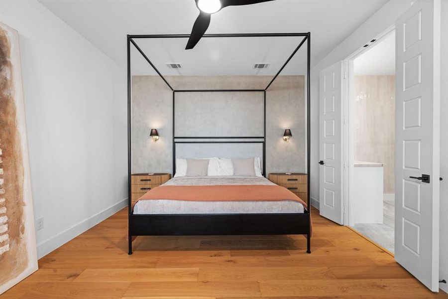 Furnished interior view inside a new home in , Frisco (Image 6).