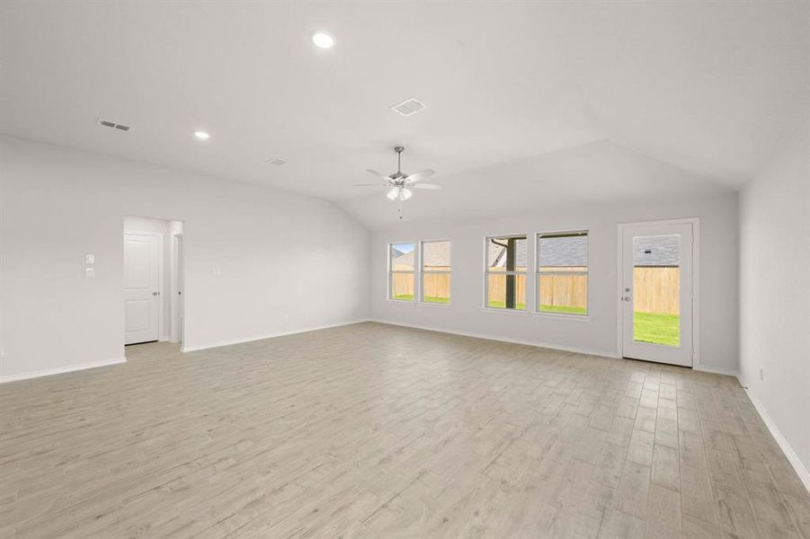 15004 Amantes- Living Room-2