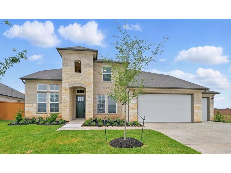 Image 41 of a home in Lago Mar.