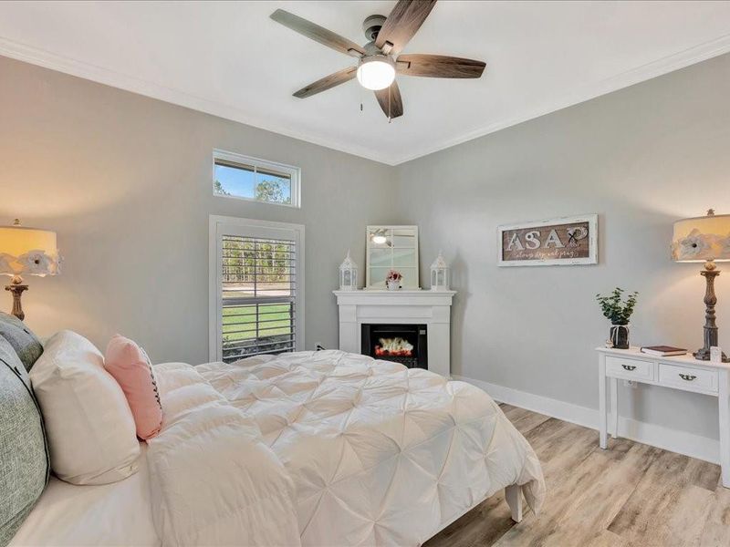 Furnished interior view inside a new home in , Diboll (Image 25).