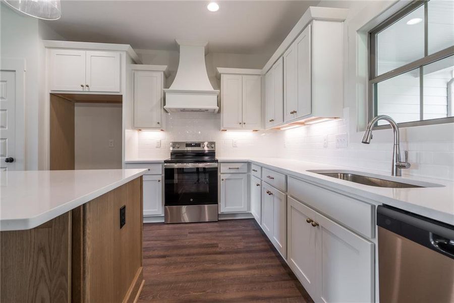 Furnished interior view inside a new home in , Social Circle (Image 6).
