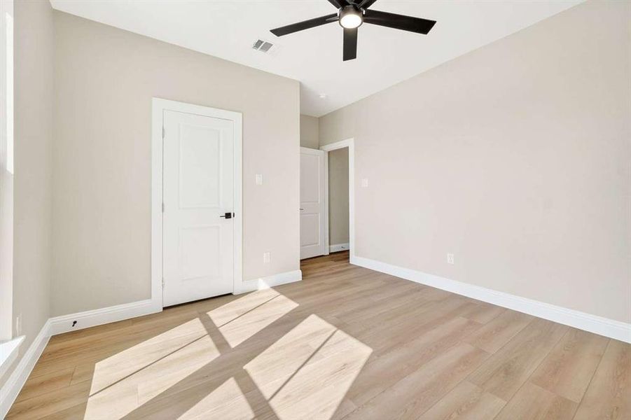 Spacious, unfurnished interior of a new home in , Royse City (Image 20).