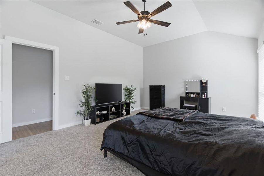 Furnished interior view inside a new home in Trail Creek, Cleburne (Image 33).