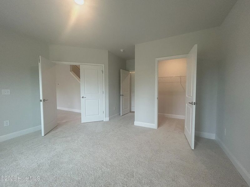 Spacious, unfurnished interior of a new home in Harvest Creek, Nashville (Image 22).