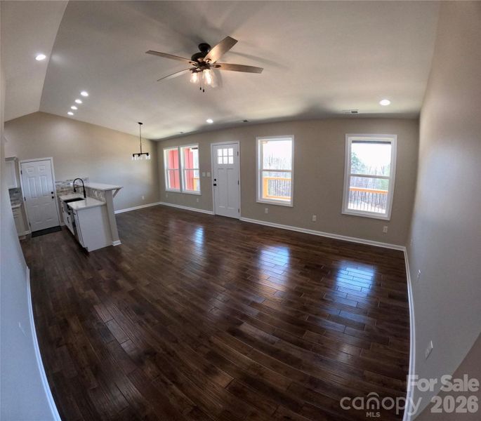 Spacious, unfurnished interior of a new home in , Marion (Image 10).