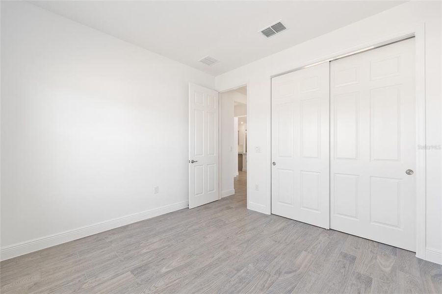 Spacious, unfurnished interior of a new home in , Ocala (Image 29).