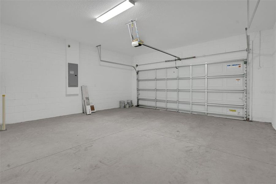 Spacious, unfurnished interior of a new home in Annabelle Estates, Winter Haven (Image 18).