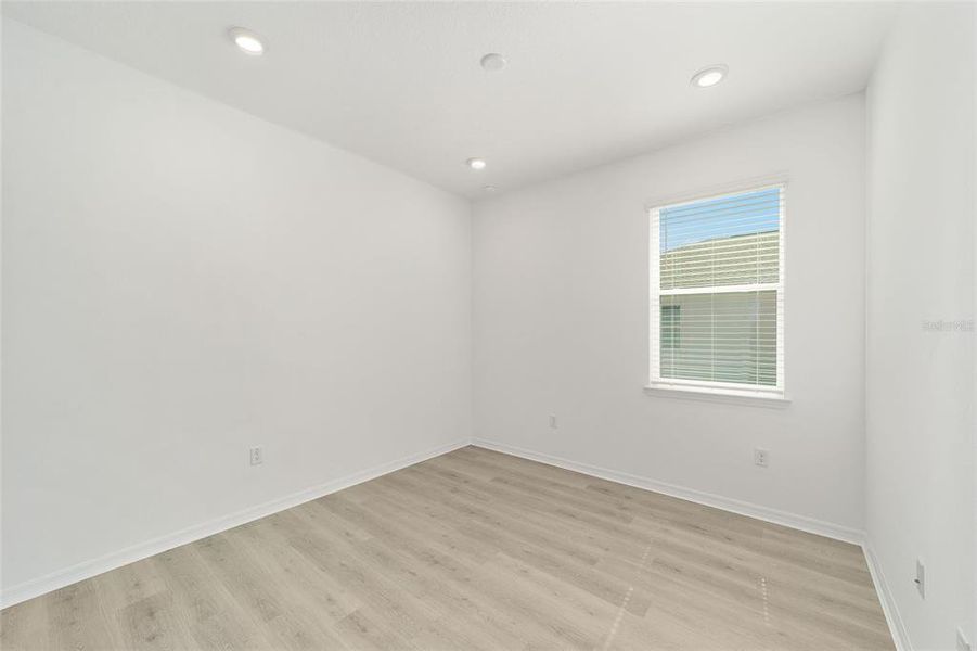 Spacious, unfurnished interior of a new home in , Ocala (Image 35).
