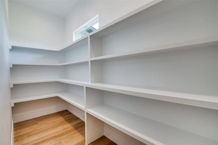 Spacious, unfurnished interior of a new home in , Richardson (Image 29).