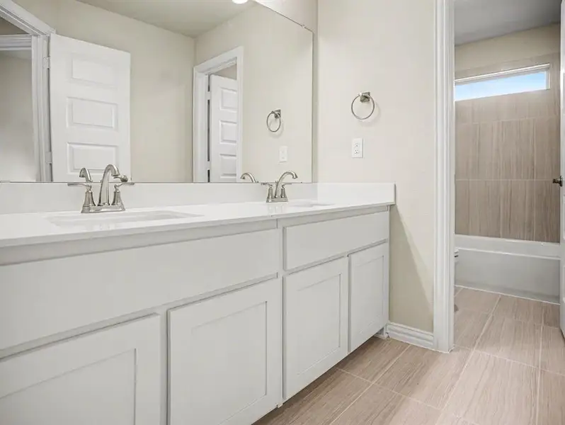 Furnished interior view inside a new home in Cole Crossing Estates, DeSoto (Image 7).
