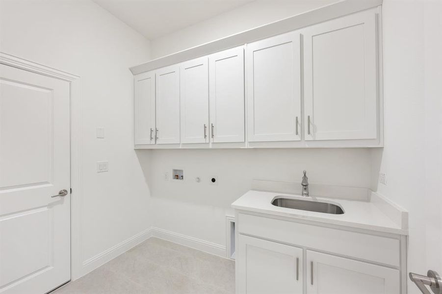 Furnished interior view inside a new home in Terracina, Rockwall (Image 18).