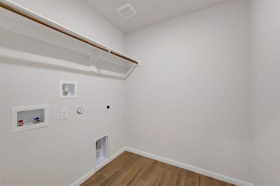 Spacious, unfurnished interior of a new home in Sagebrook, Argyle (Image 34). Spacious, unfurnished interior of a new home in Sagebrook, Argyle (Image 34).