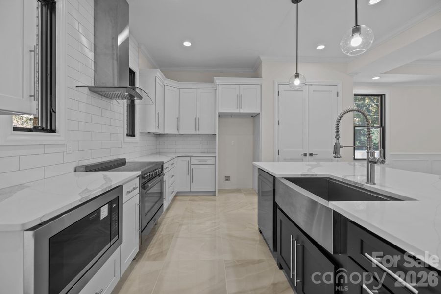 Furnished interior view inside a new home in , Wesley Chapel (Image 8).