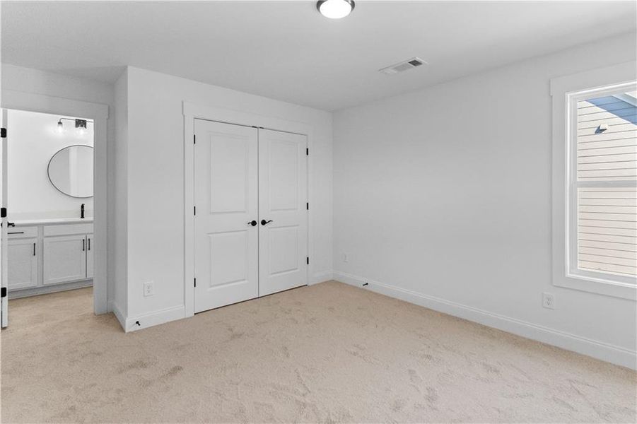 Spacious, unfurnished interior of a new home in , Greensboro (Image 13).