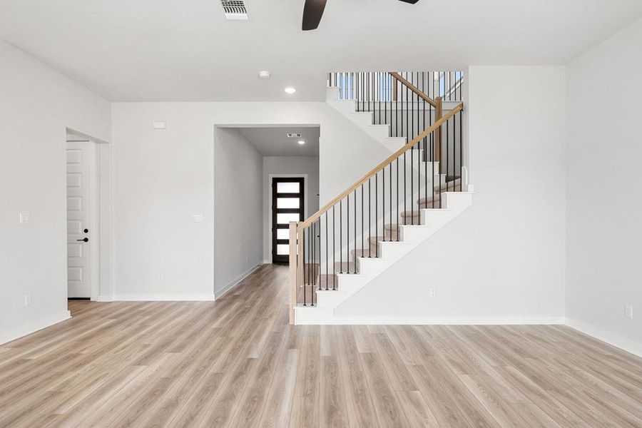 Spacious, unfurnished interior of a new home in Heritage, Dripping Springs (Image 34).