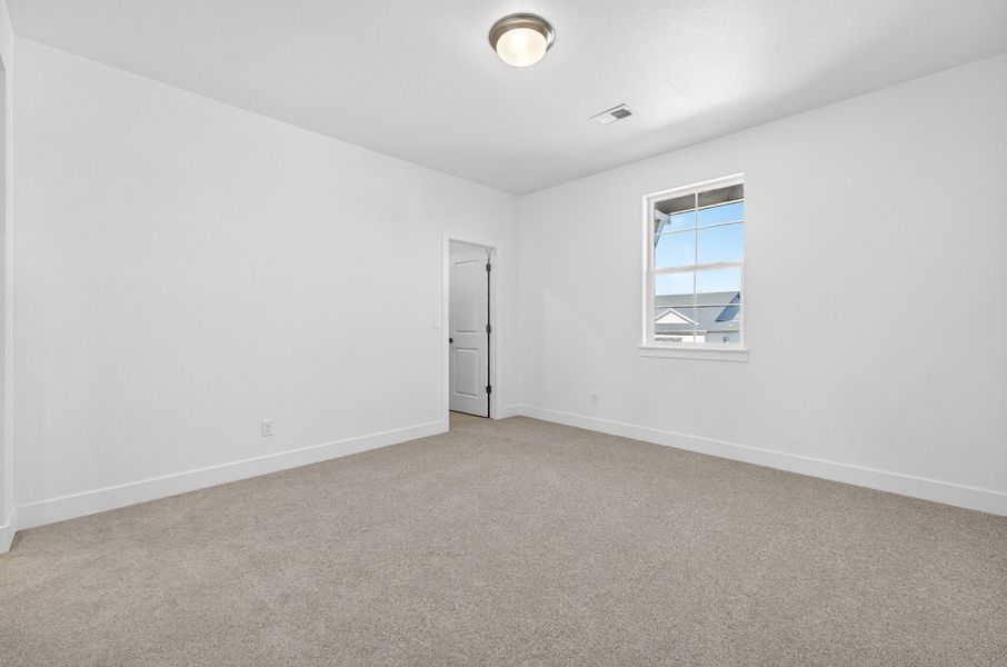 Spacious, unfurnished interior of a new home in Trailstone, Arvada (Image 23).