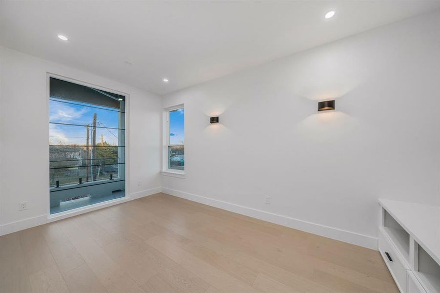 Spacious, unfurnished interior of a new home in , Dallas (Image 21).