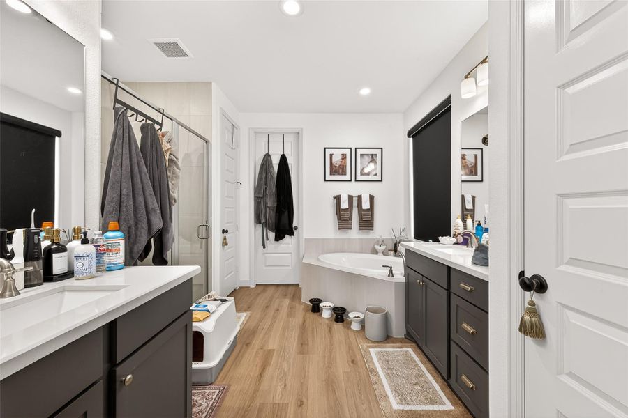 Furnished interior view inside a new home in Candela, Richmond (Image 16).