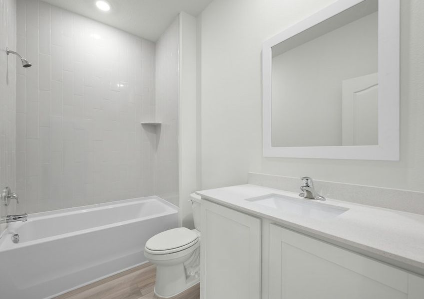 Large second bathroom with lots of space Large second bathroom with lots of space