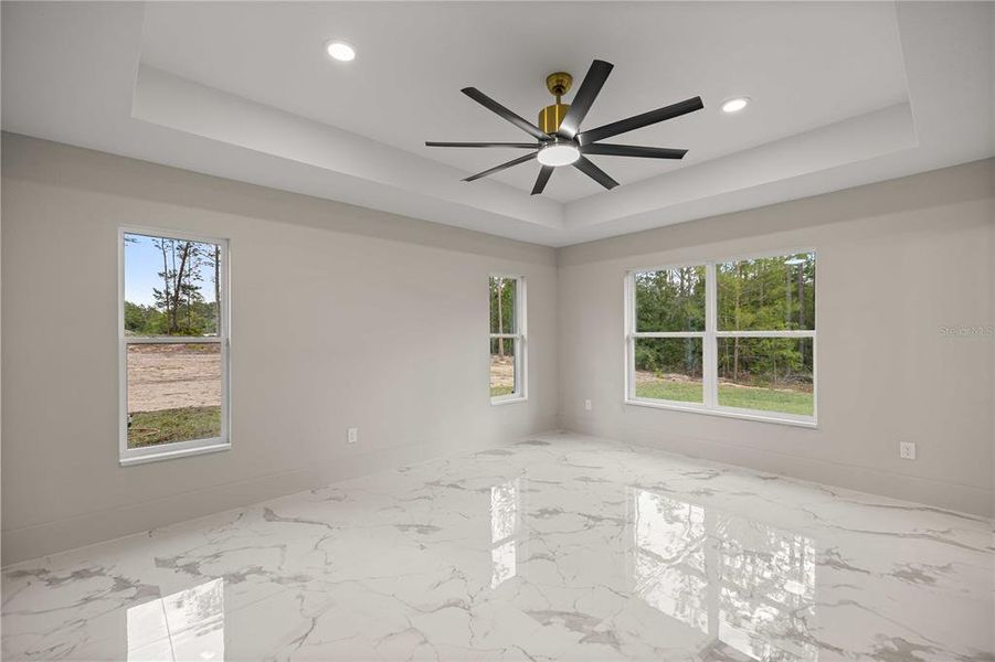 Spacious, unfurnished interior of a new home in , Ocala (Image 25).