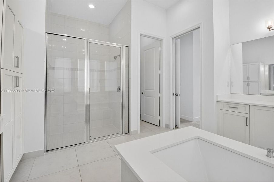 Furnished interior view inside a new home in , Boynton Beach (Image 11).