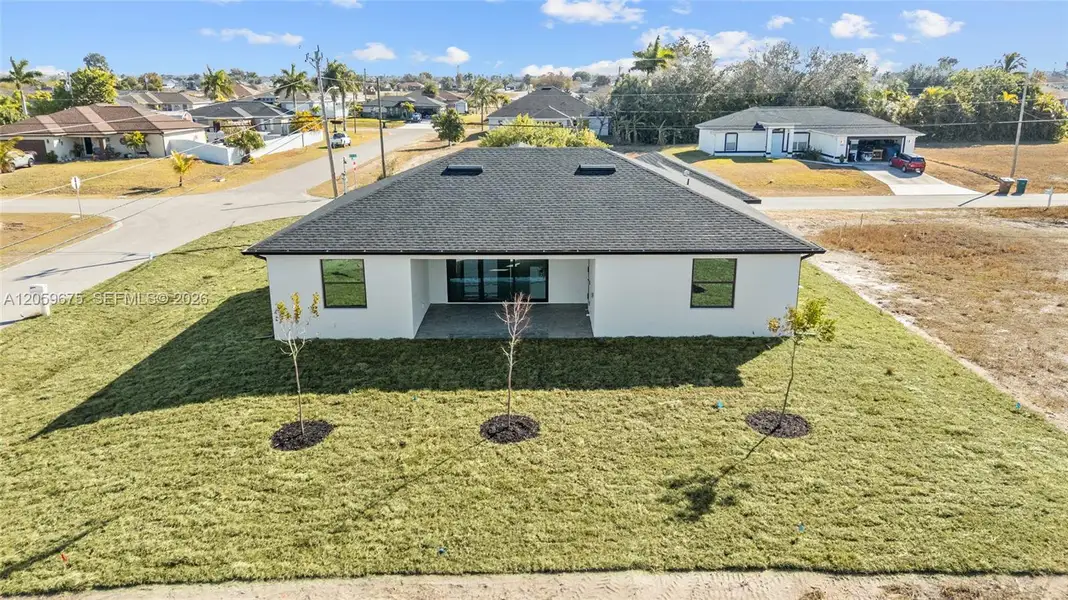 Exterior details and patio area of a home in , Cape Coral (Image 4).