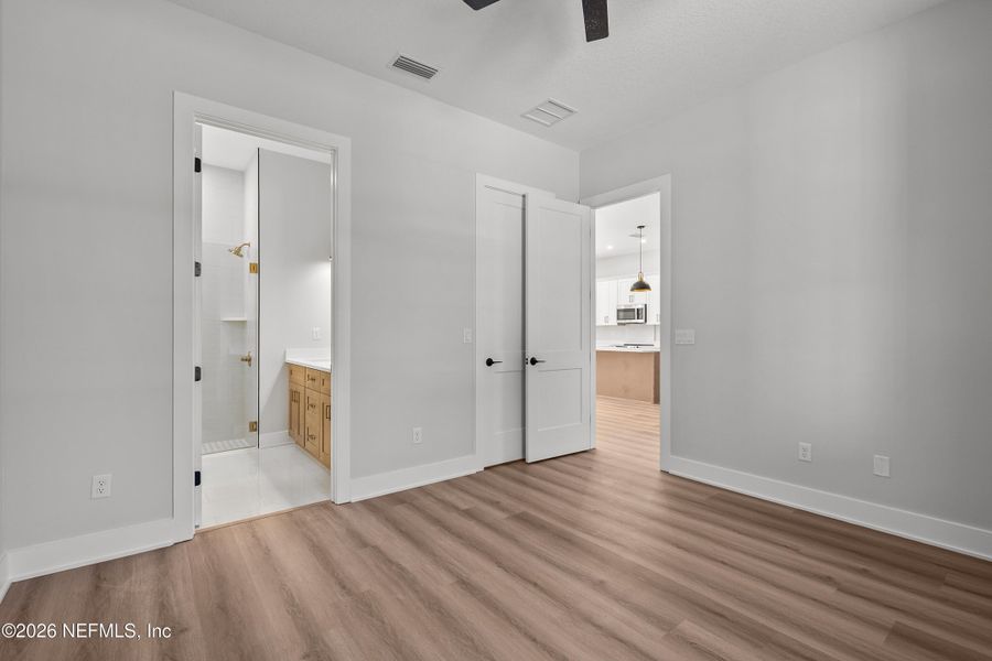Spacious, unfurnished interior of a new home in , Palatka (Image 19).