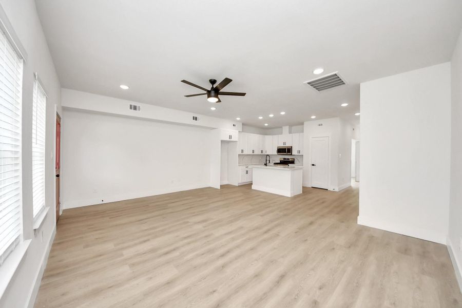 Spacious, unfurnished interior of a new home in , Alvin (Image 24). Spacious, unfurnished interior of a new home in , Alvin (Image 24).