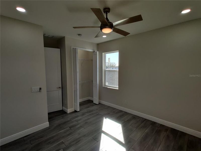 Spacious, unfurnished interior of a new home in , Tampa (Image 32).