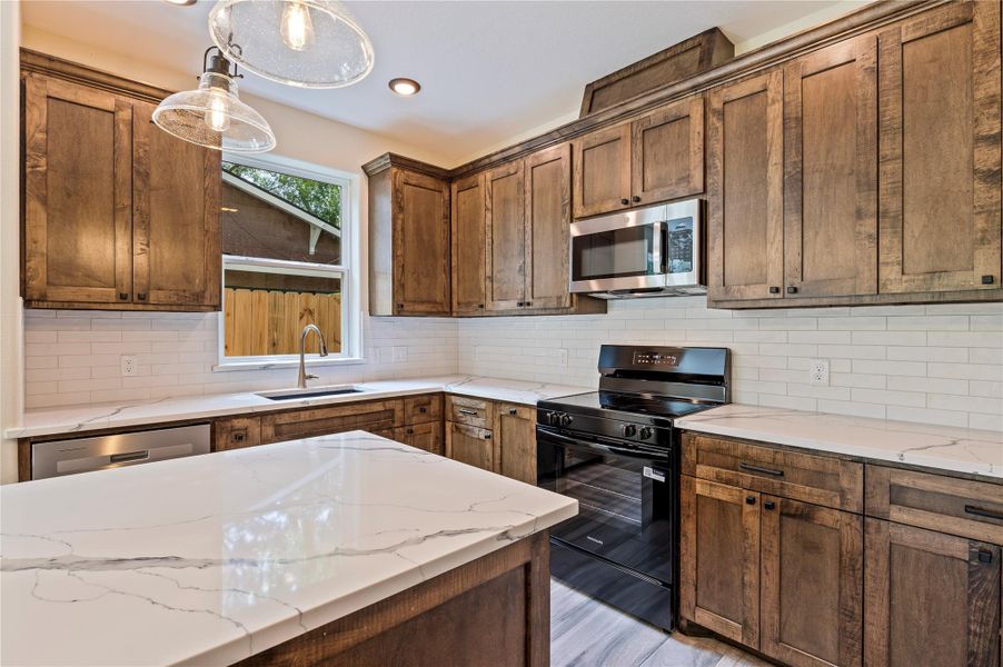 Furnished interior view inside a new home in , Alvin (Image 6).