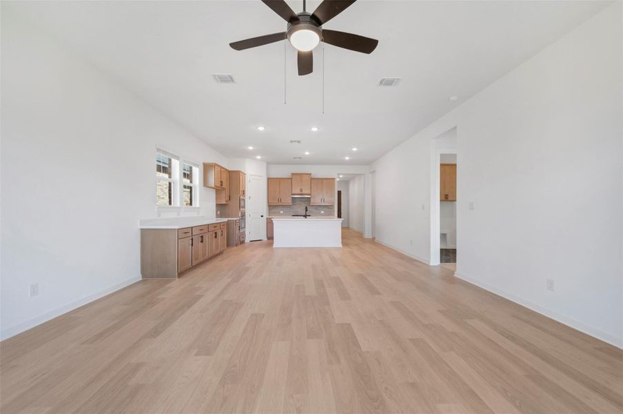 Spacious, unfurnished interior of a new home in Heritage, Dripping Springs (Image 38).