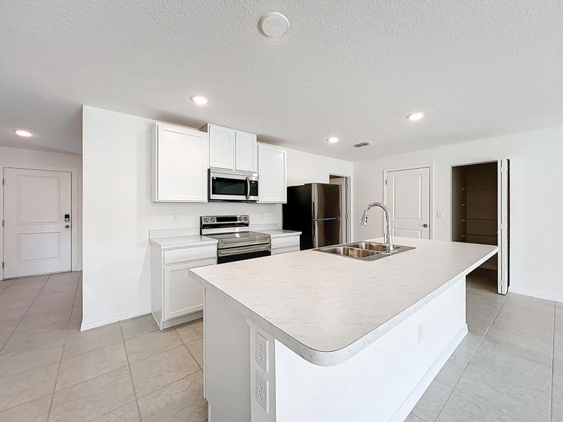 1390 Schumann Drive-33